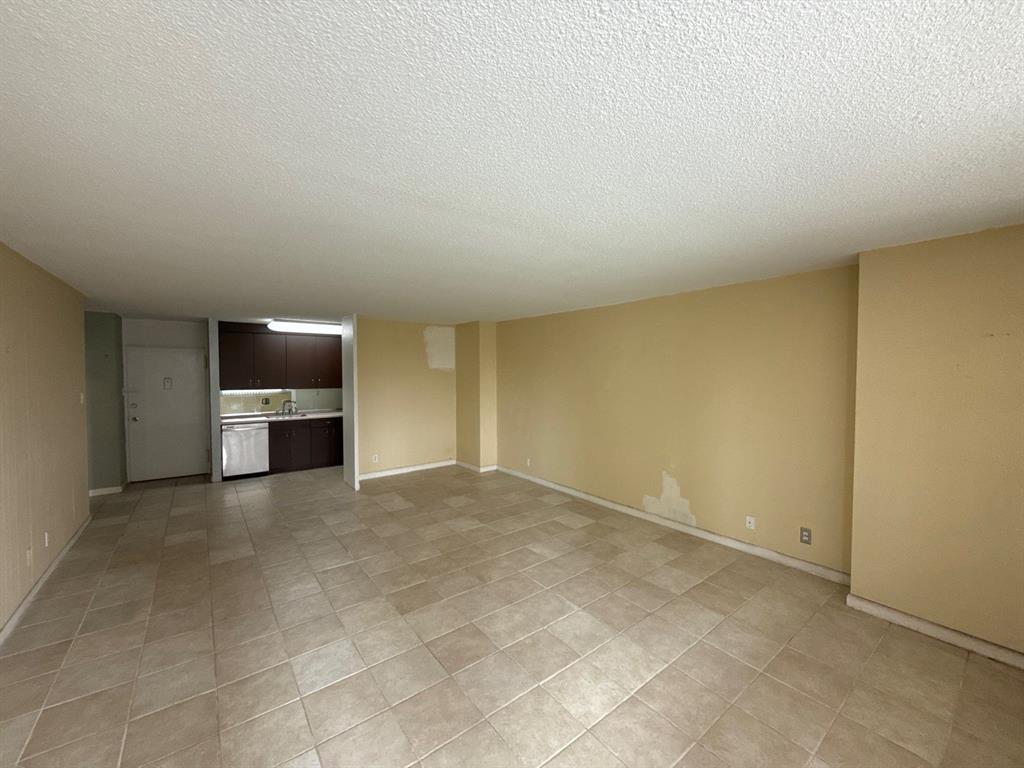 Twenty 1 Turtle Crk Condo - Residential