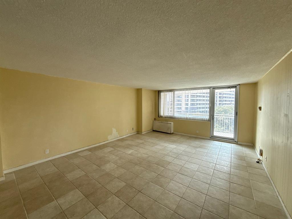 Twenty 1 Turtle Crk Condo - Residential