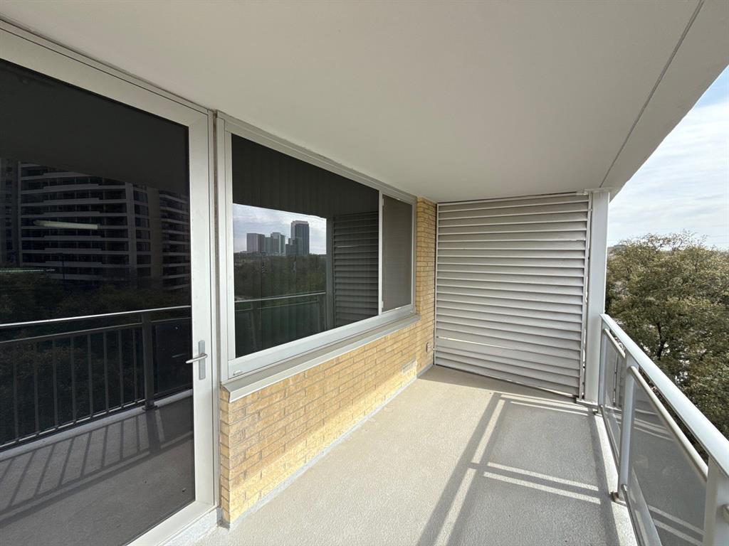 Twenty 1 Turtle Crk Condo - Residential