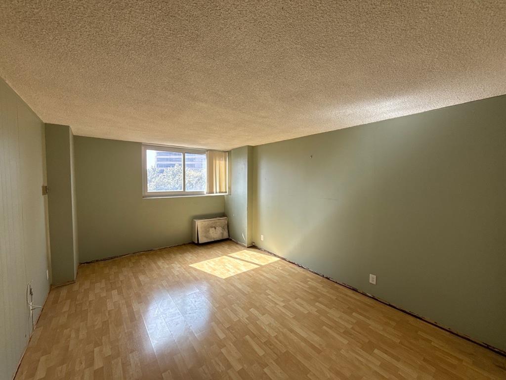 Twenty 1 Turtle Crk Condo - Residential