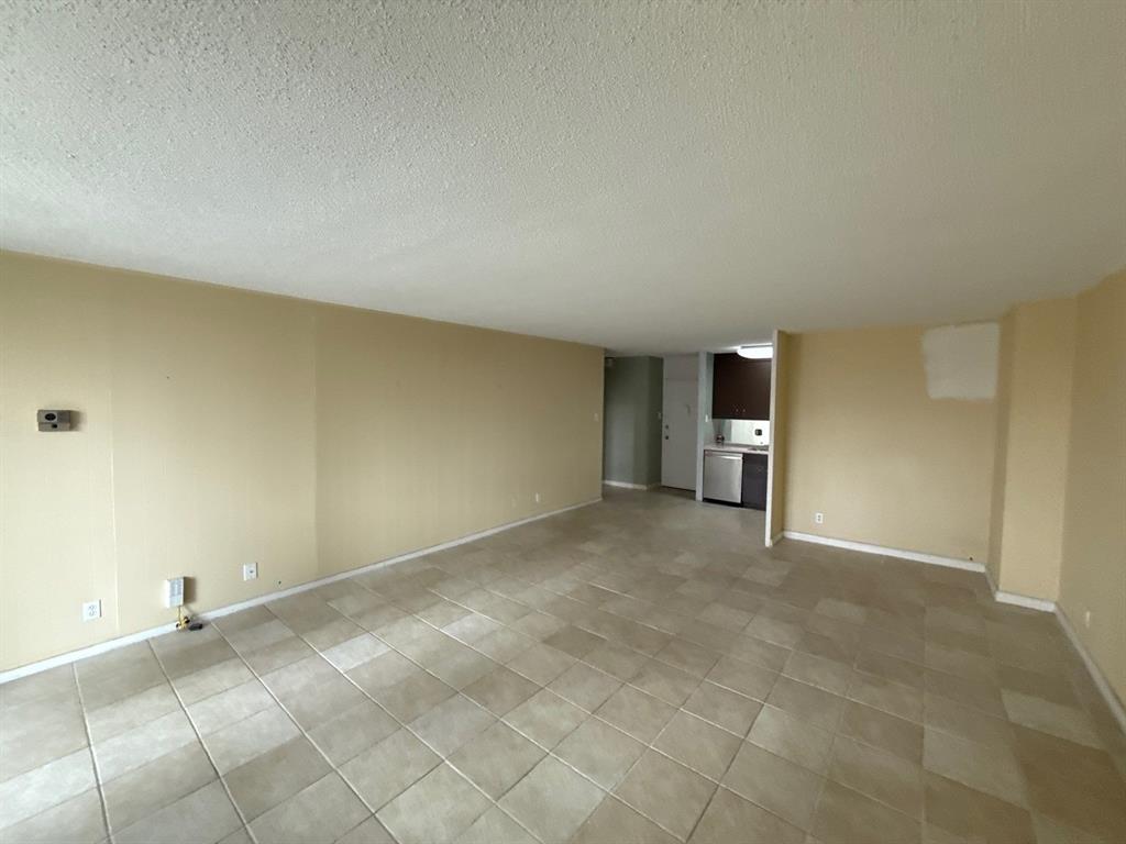 Twenty 1 Turtle Crk Condo - Residential