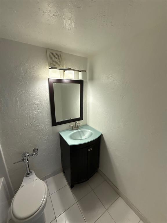 Twenty 1 Turtle Crk Condo - Residential