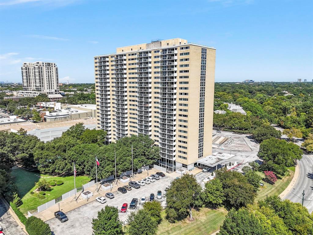 Twenty 1 Turtle Crk Condo - Residential