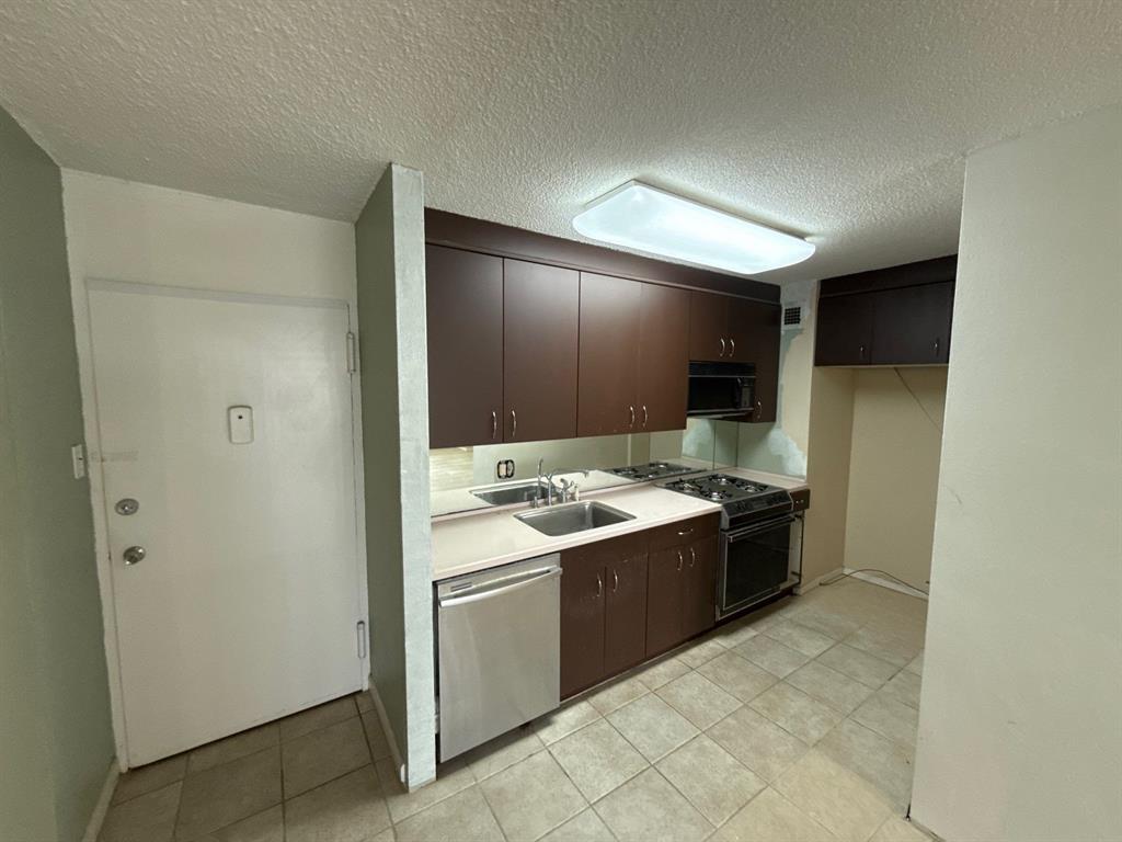 Twenty 1 Turtle Crk Condo - Residential