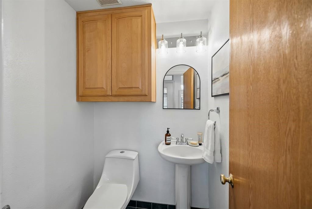 Emerald Sound At Lake Lewisvil - Residential