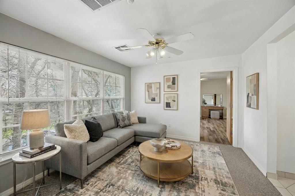 Emerald Sound At Lake Lewisvil - Residential