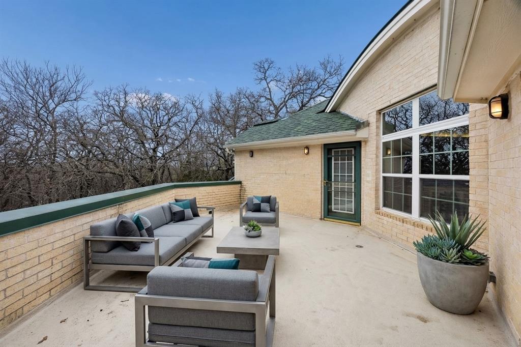 Emerald Sound At Lake Lewisvil - Residential