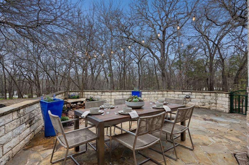 Emerald Sound At Lake Lewisvil - Residential