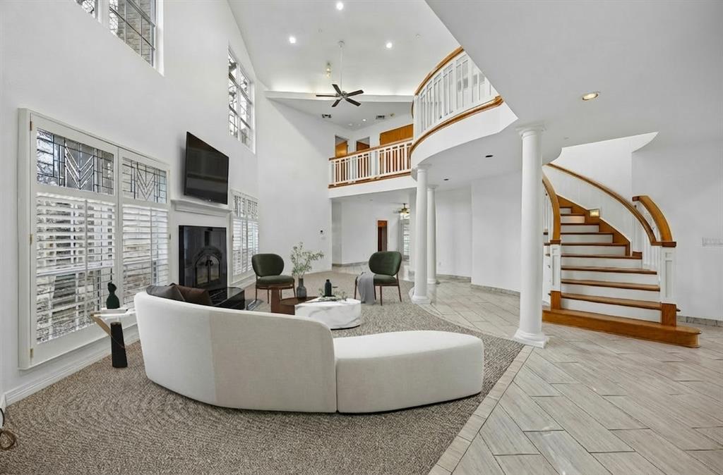 Emerald Sound At Lake Lewisvil - Residential