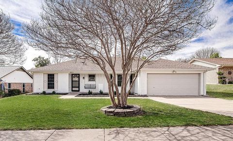 9913 Dickens Drive Benbrook TX 76126