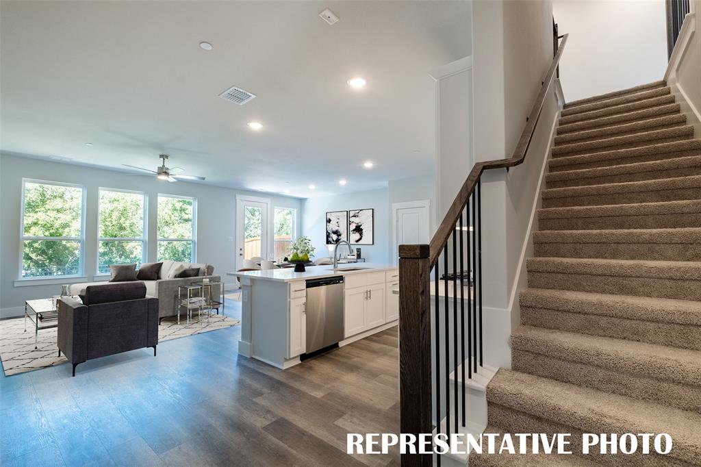 8905 Enclave Way