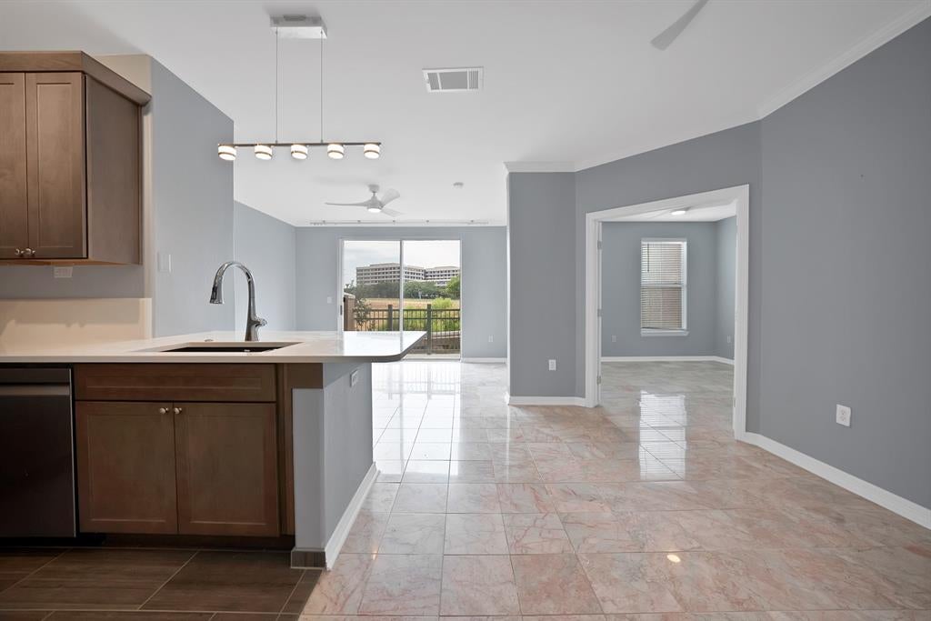 330 Las Colinas Boulevard E 338