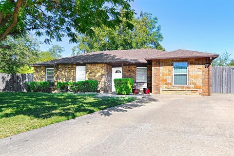 Photo of 305 Tejas Drive, Glenn Heights, TX 75154 (MLS # 21419120)