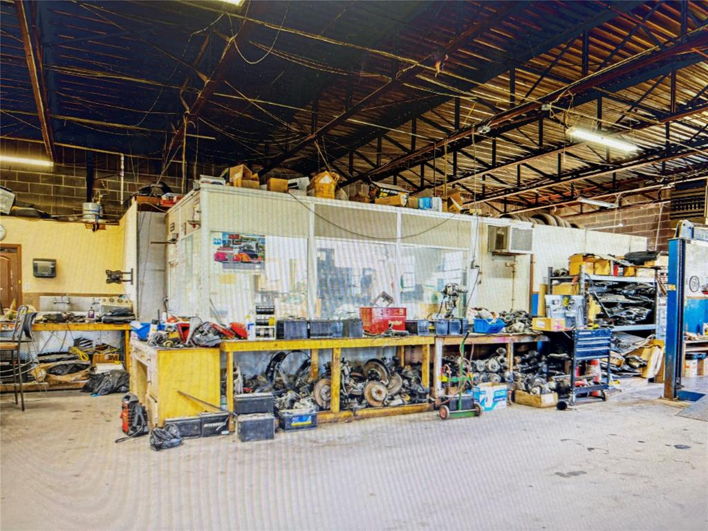 Walnut Grove - Commercial Lease