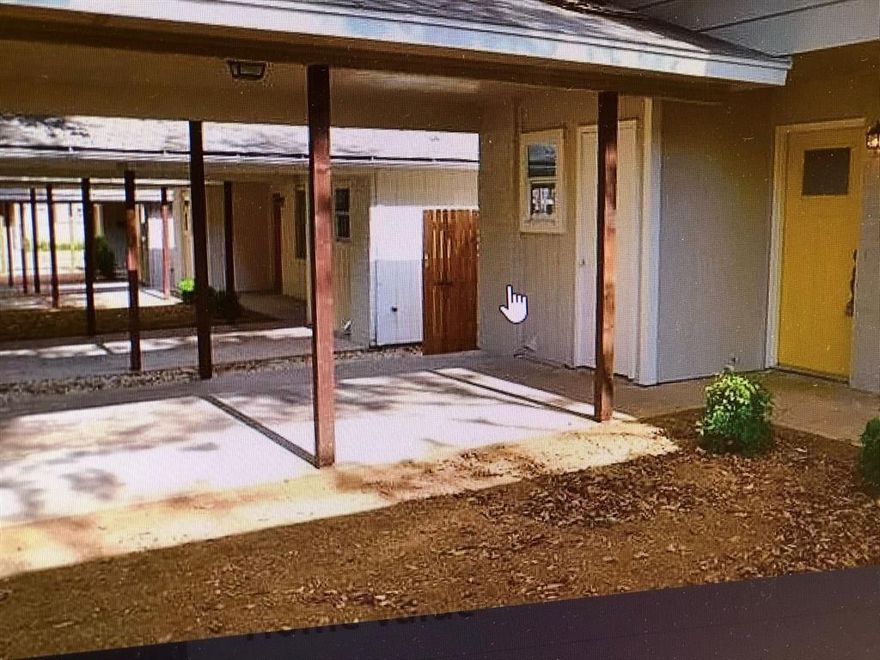 $500 OFF FIRST MONTH'S RENT!!! Spacious living! Granite counter tops! private back yard! Covered Parking! 2 full Baths 2 Bedrooms!

Welcome to your new home in Ft Worth, TX! This spacious 2-bedroom, 2-bathroom duplex offers an open floor plan that is perfect for entertaining or simply relaxing. The kitchen is a chef's dream with its granite countertops and ample storage space. The private, fenced-in backyard is a great spot for outdoor activities or just enjoying the Texas sunshine. The apartment also comes with covered parking, ensuring your vehicle is protected from the elements. Convenience is key with this location - you'll be close to shopping, schools, and TCU. Experience the perfect blend of comfort, style, and convenience in this beautiful duplex. Don't miss out on this opportunity to make this your new home!