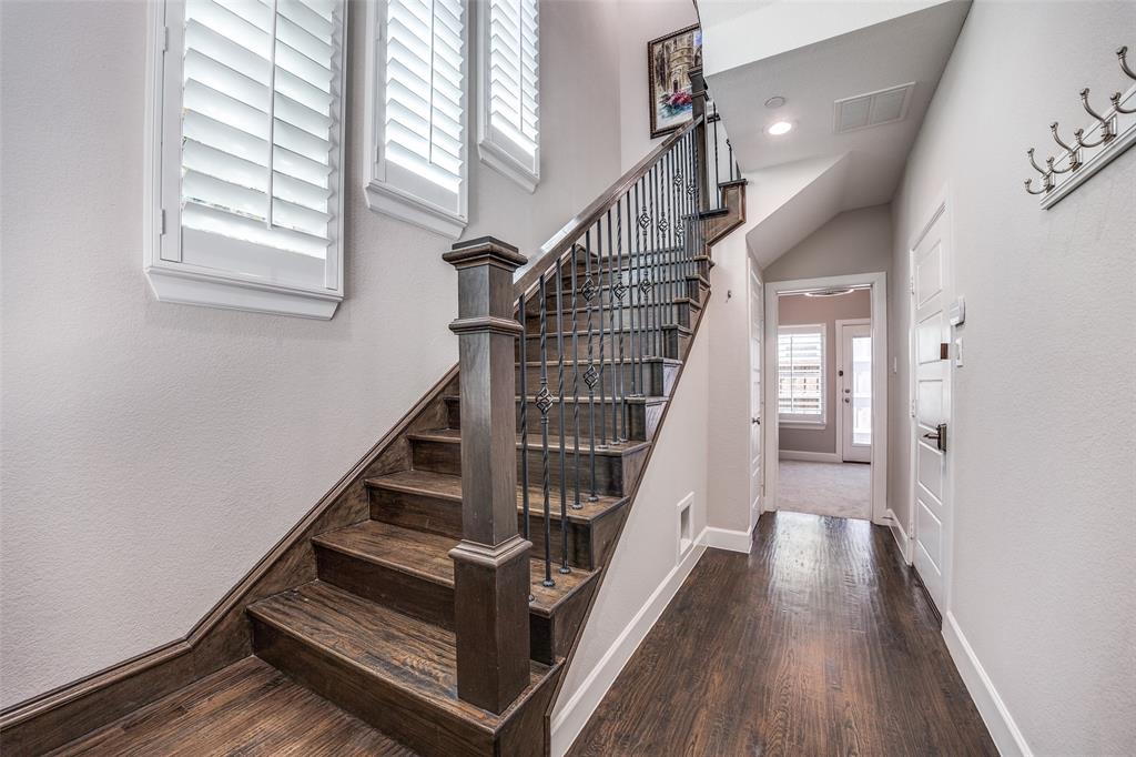 731 Spanish Oaks Place