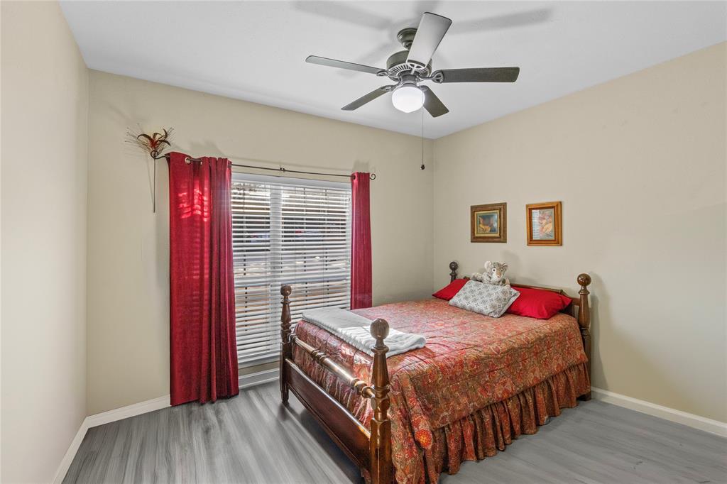 Woods On Park Lane Condos - Residential