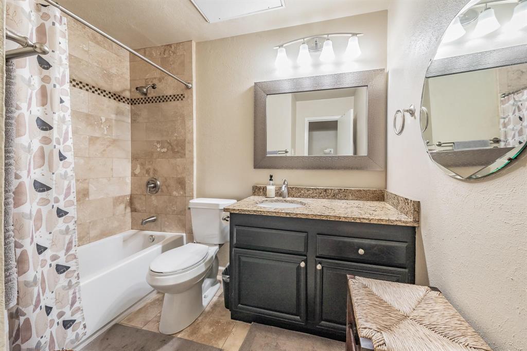 Woods On Park Lane Condos - Residential