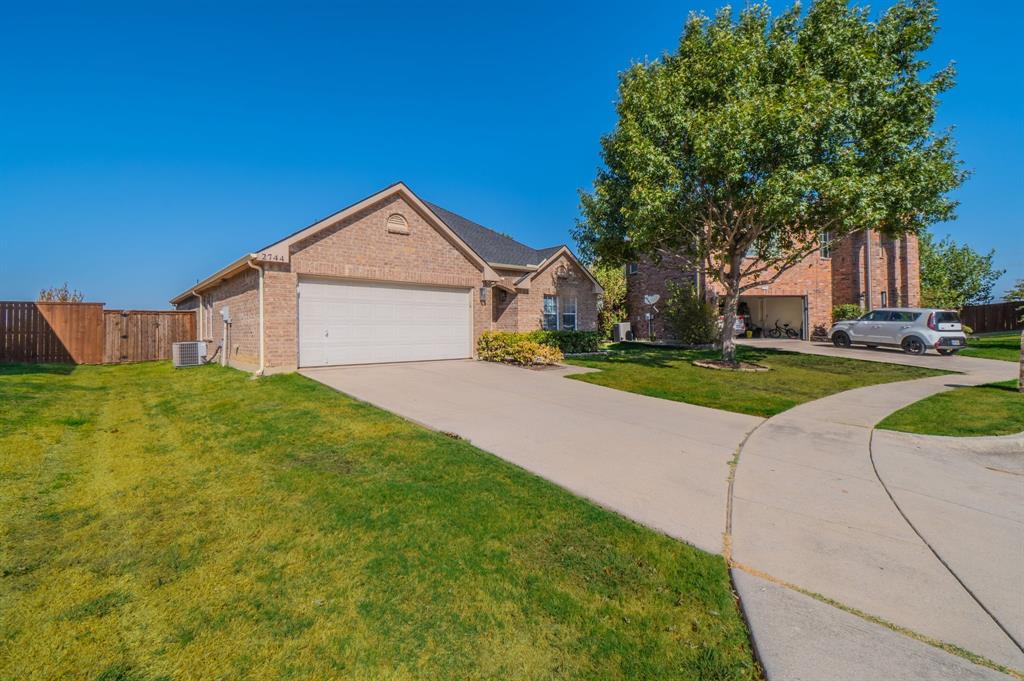 2744 Winterberry Lane