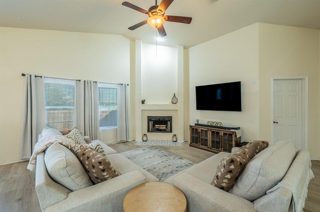 2744 Winterberry Lane