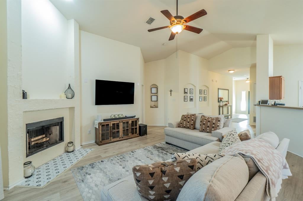 2744 Winterberry Lane
