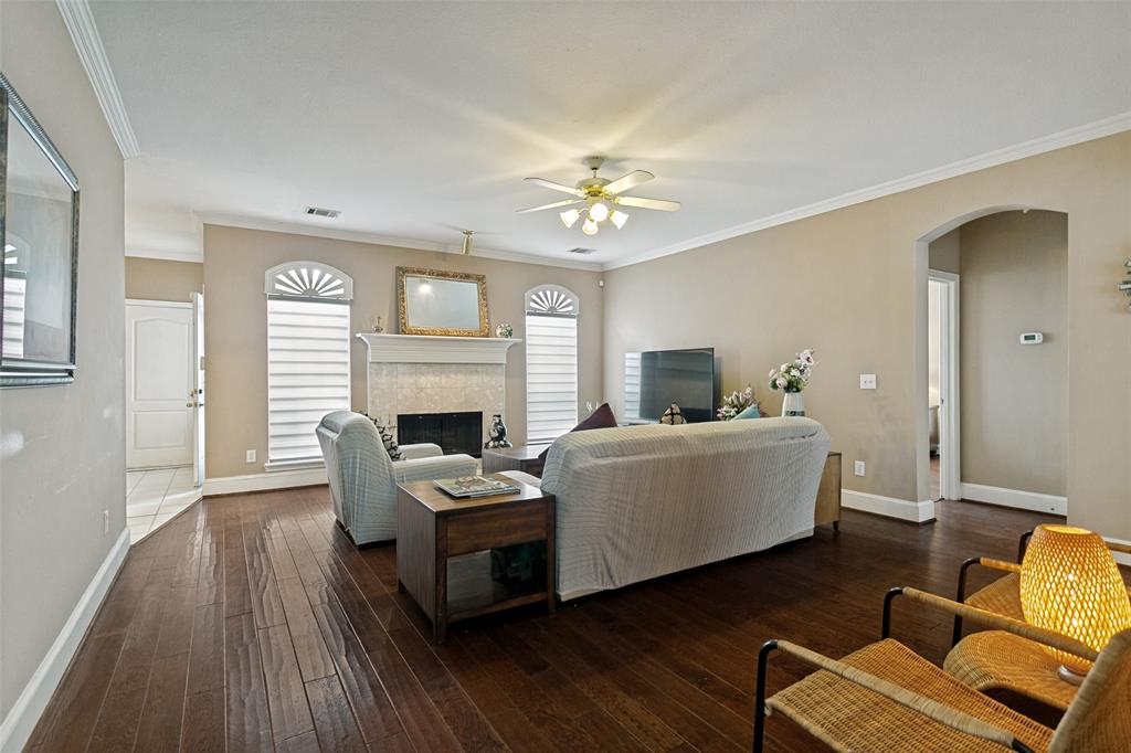 1222 Shadetree Lane