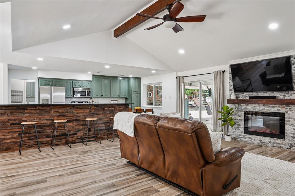 1710 Vineyard Road