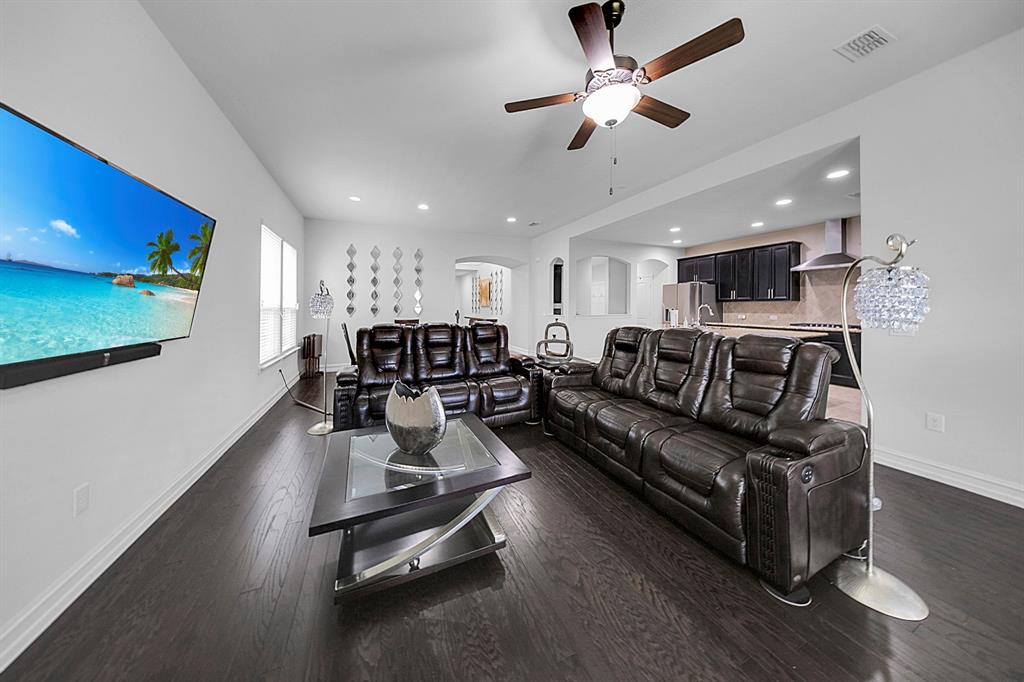 2911 Redbud Lane