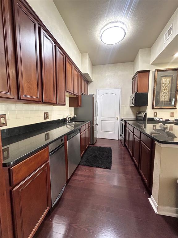 3225 Turtle Creek Boulevard 1607