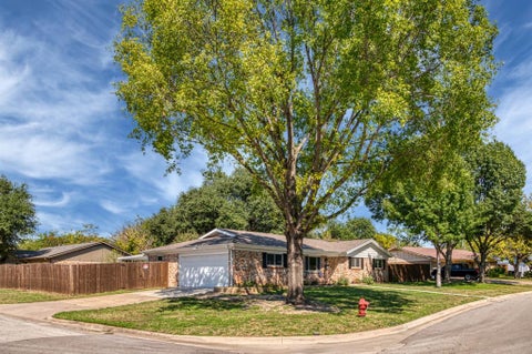 Photo of 7601 Noreast Drive, North Richland Hills, TX 76180 (MLS # 21408966)