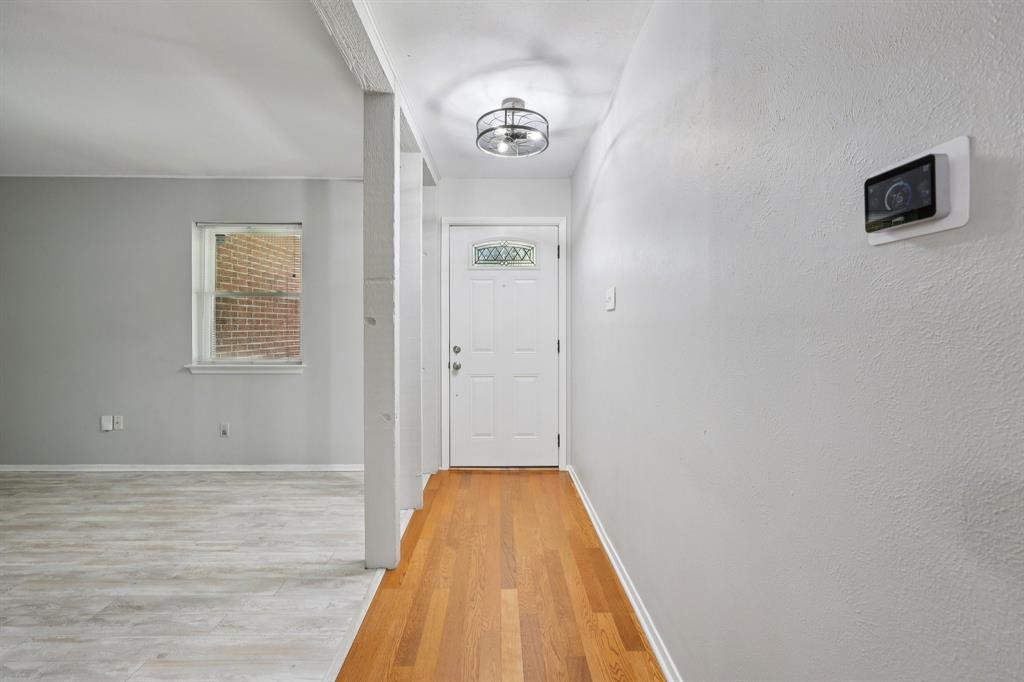 2604 Hollywood Drive