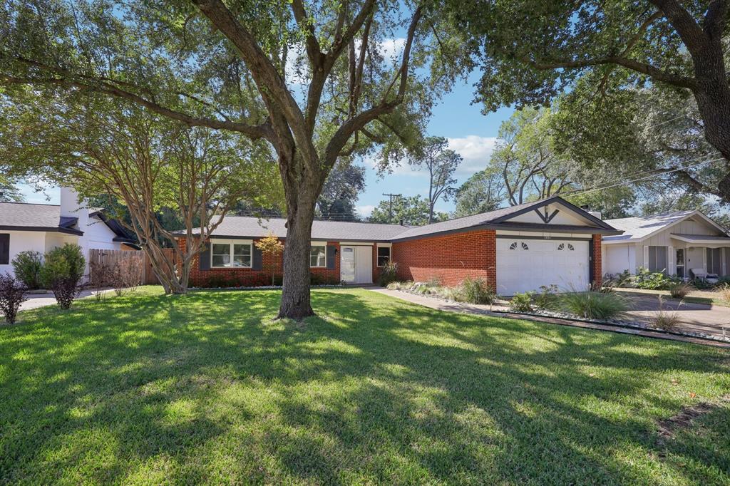 2604 Hollywood Drive