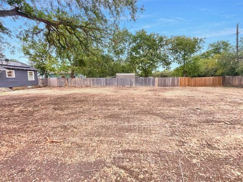 A home in Benbrook