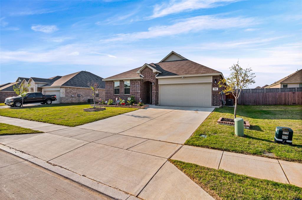 Azle Grove Ph 1 - Residential