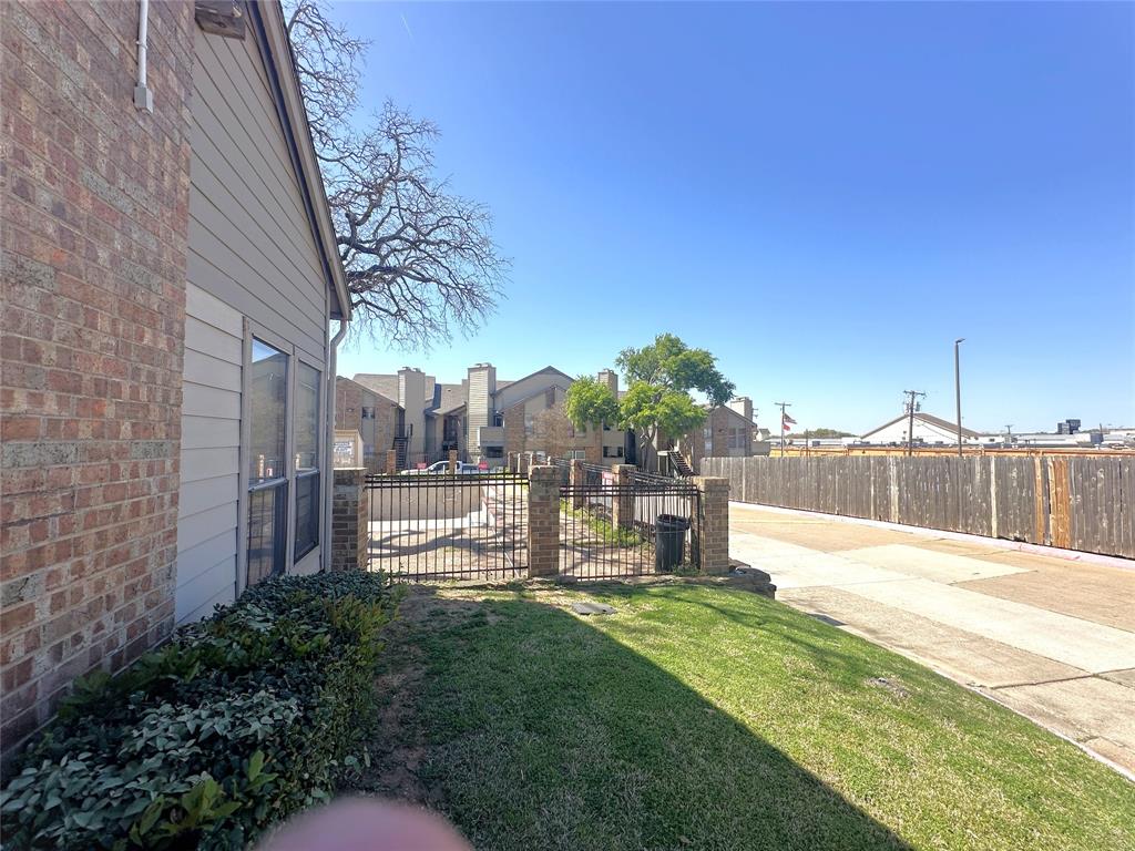 Pecan Chase Condo - Residential