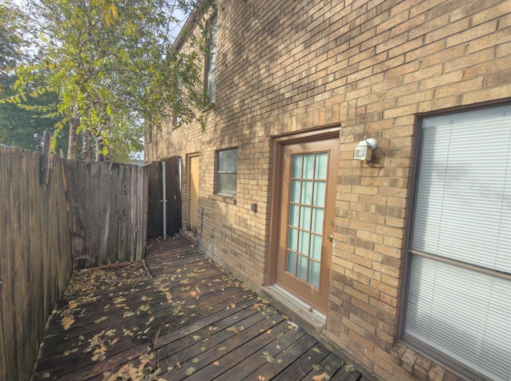 CHAMBERLAIN ARLINGTON HTS 2ND - Residential Lease