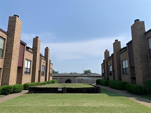 CHAMBERLAIN ARLINGTON HTS 2ND - Residential Lease