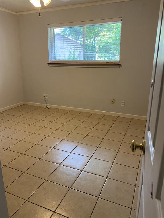 7004 Meadowbrook Drive