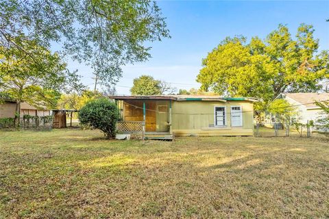 Tiny photo for 706 W Hendricks Street, Cedar Hill, TX 75104 (MLS # 21095008)