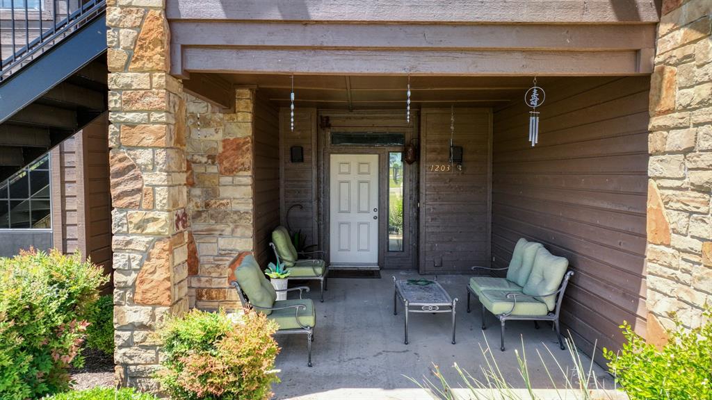 1203 Eagle Point