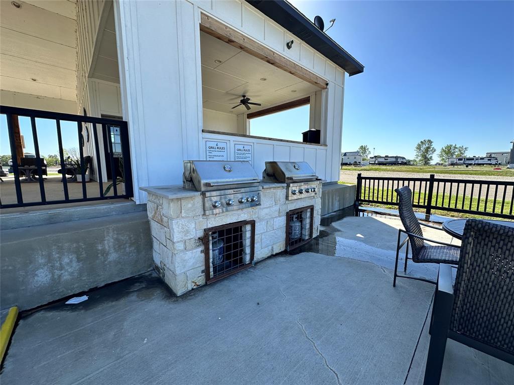 Peninsula Point - Land