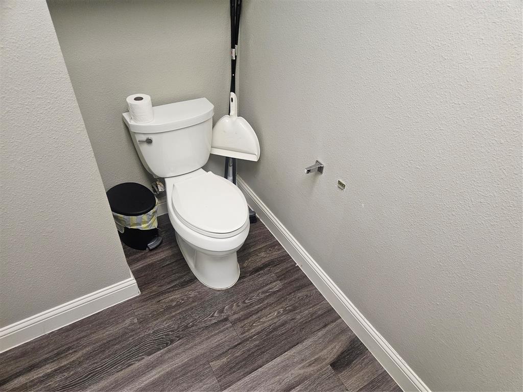 Meadowcreek Park 02 - Commercial Lease