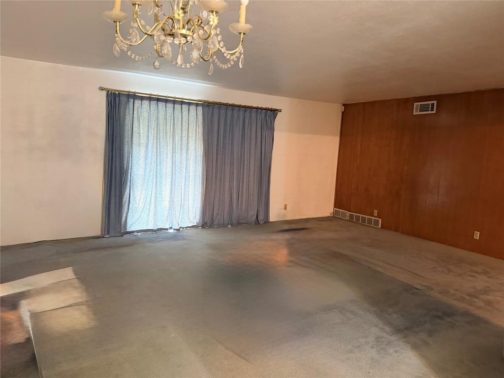 3311 Forest Lane