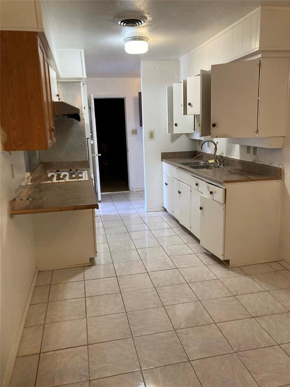 3311 Forest Lane