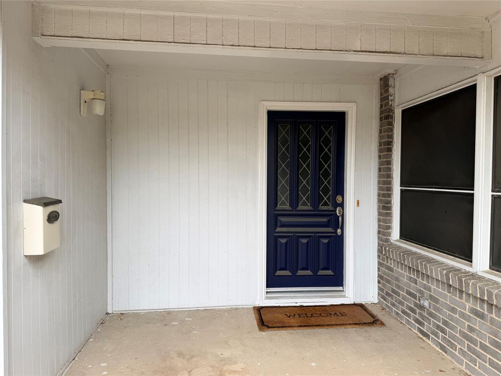 3311 Forest Lane