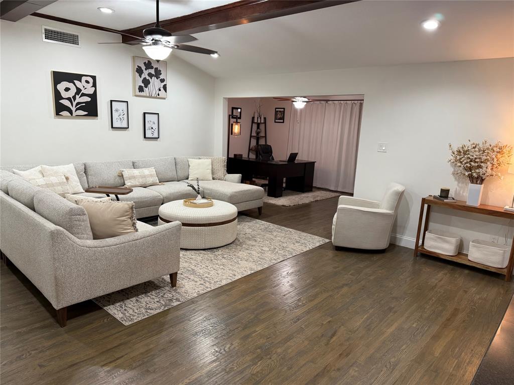 1504 Summertree Court