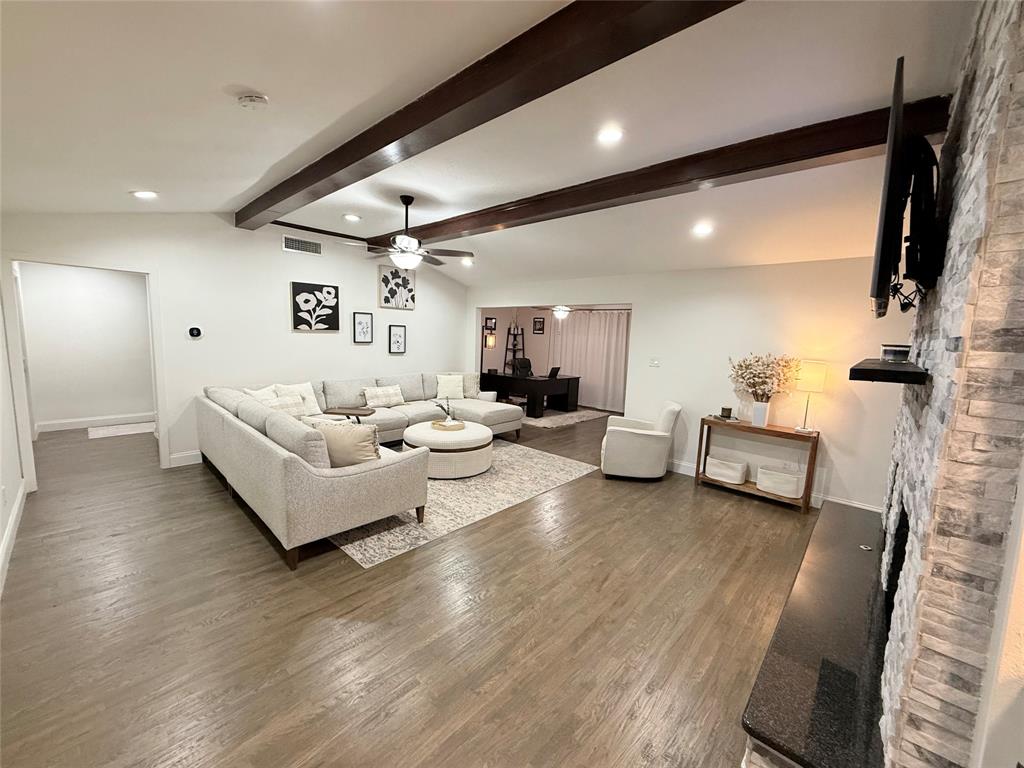 1504 Summertree Court