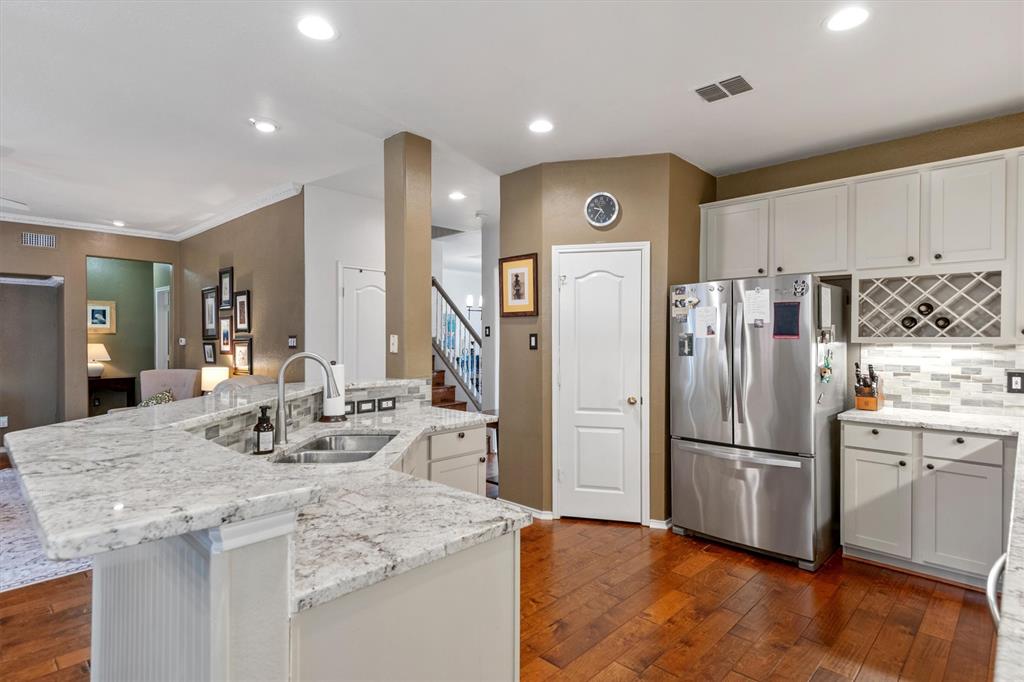2406 Forest Park Circle