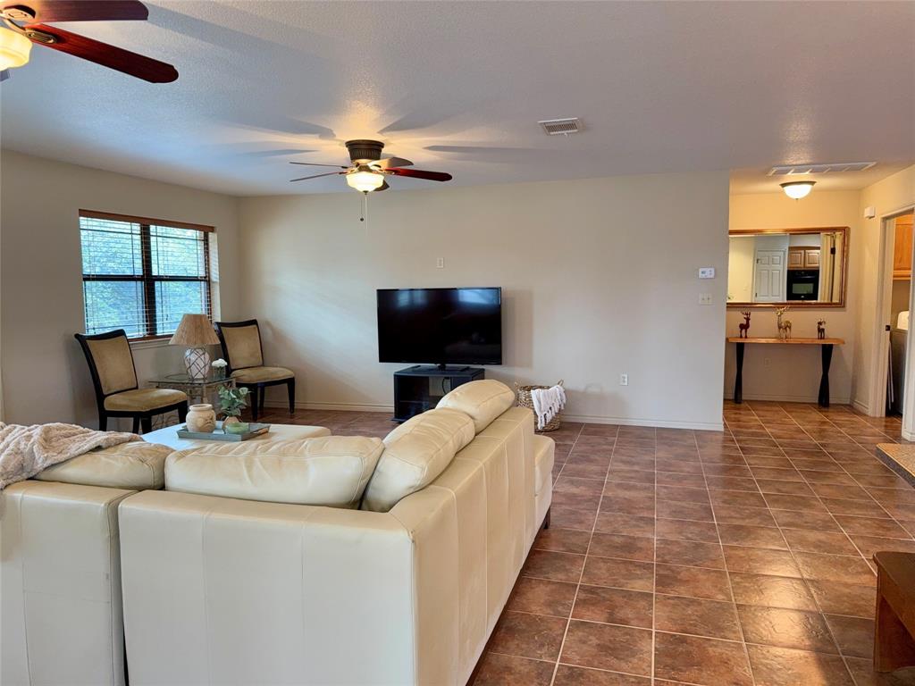 350 Private Road 1407