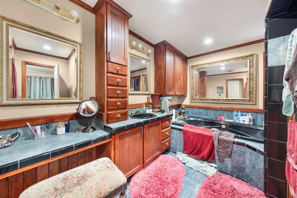 Thomas - Residential